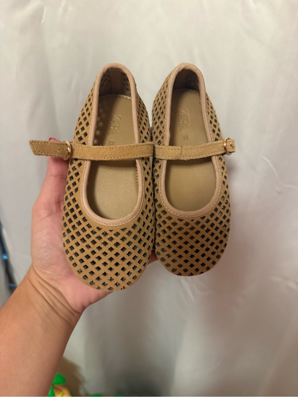Zara Kids Brown Suede Mary Jane Flats with Lattice Cutouts size 25